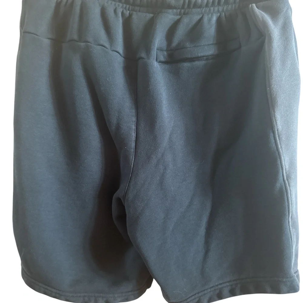 Nike‎ Air Men's Size Large Black Gray Athletic Shorts Green Swoosh Zipped Pocket
